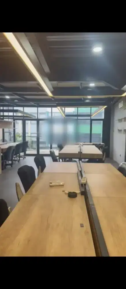 Disewakan gedung serbaguna strategis 5 Lt di Mainroad Otista Bandung