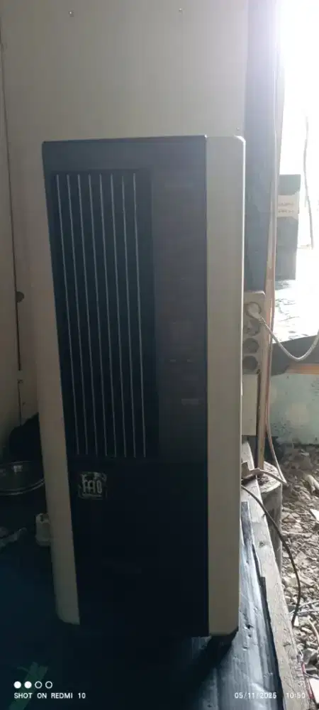 AC portable dengan compressor mesin pendingin.