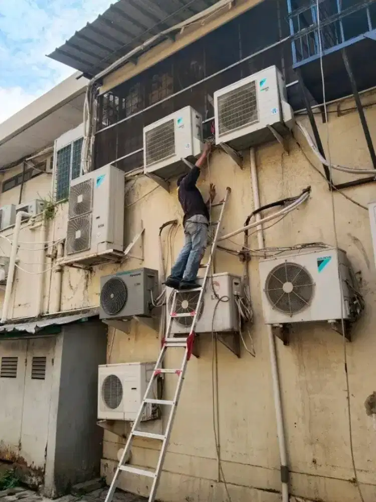 SERVICE AC KULKAS MESIN CUCI POMPA AIR BONGKAR PASANG AC