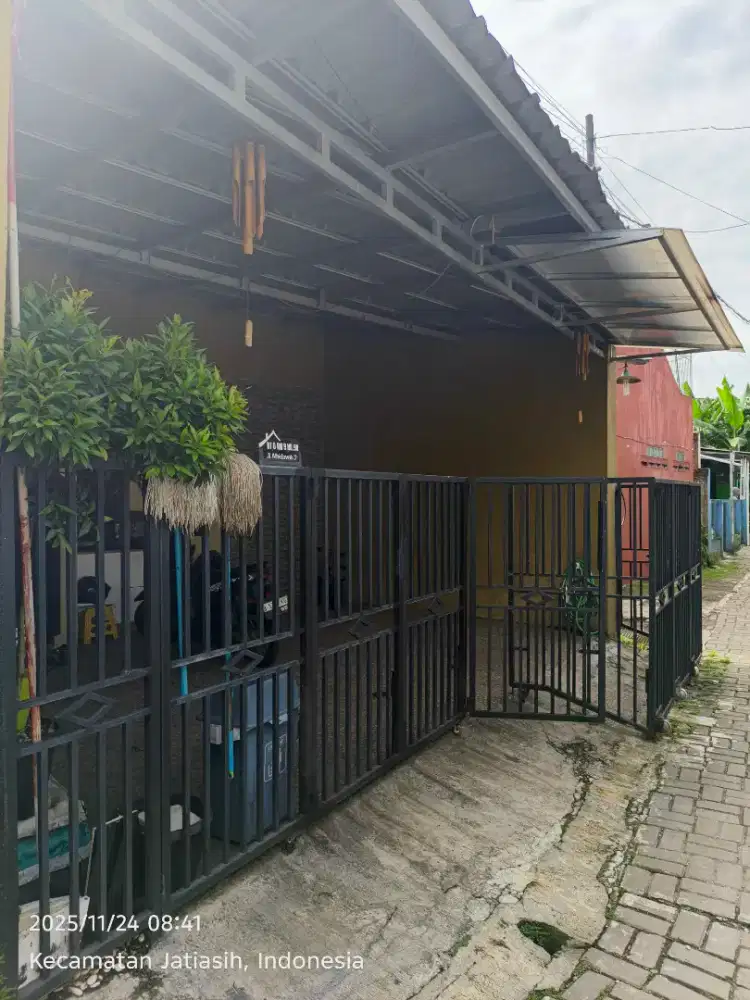 Rumah 2 Lantai, Jatikramat dekat Jalan Raya