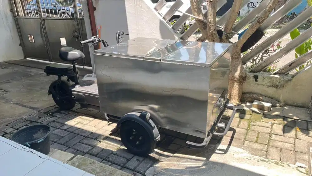 Gerobak Sepeda Listrik Uwinfly 2024