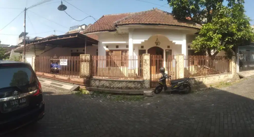 Rumah Depan Gerbang Kampus Umm Kota Malang