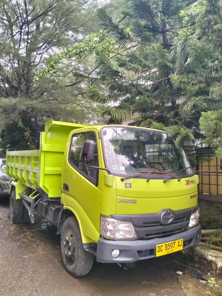 Dumptruck Bekas Rasa Baru