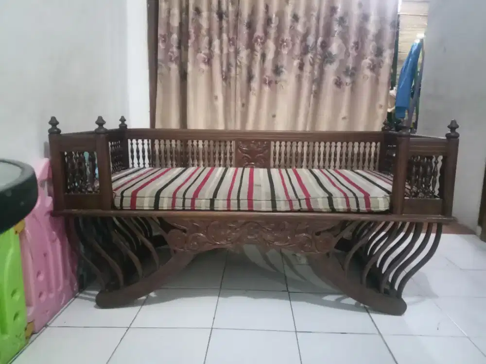 Sofa Bale kayu Jati