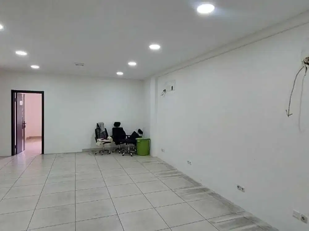 sewa ruko gandeng 2 BGM PIK kondisi kosongan