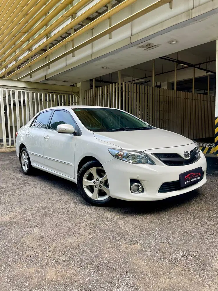 Toyota Altis 2.0 V AT 2013