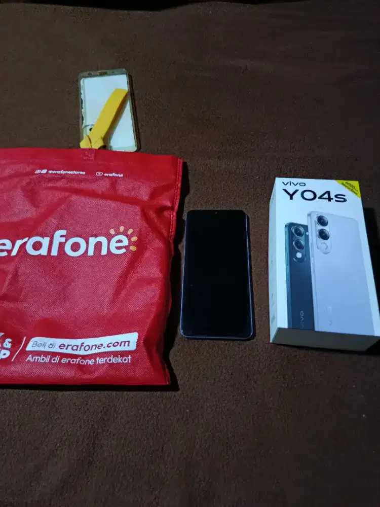 Vivo y04s RAM 4+4/64 GB pembelian bru 1 minggu msh gres kumplit