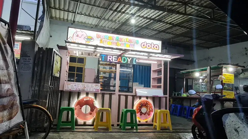 Dicari pegawai perempuan utk stan donat di manukan tengah