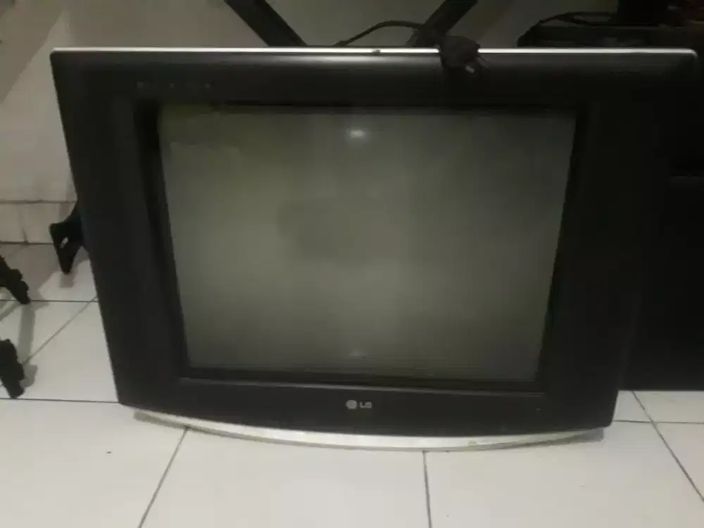 Tv tabung LG 21