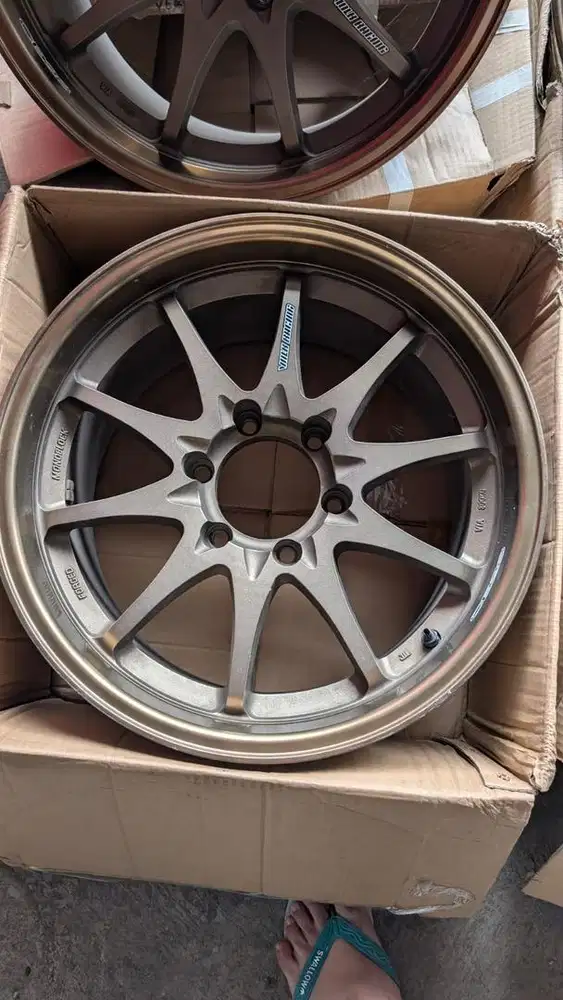 Rep Rays CE28 spec fortuner pajero