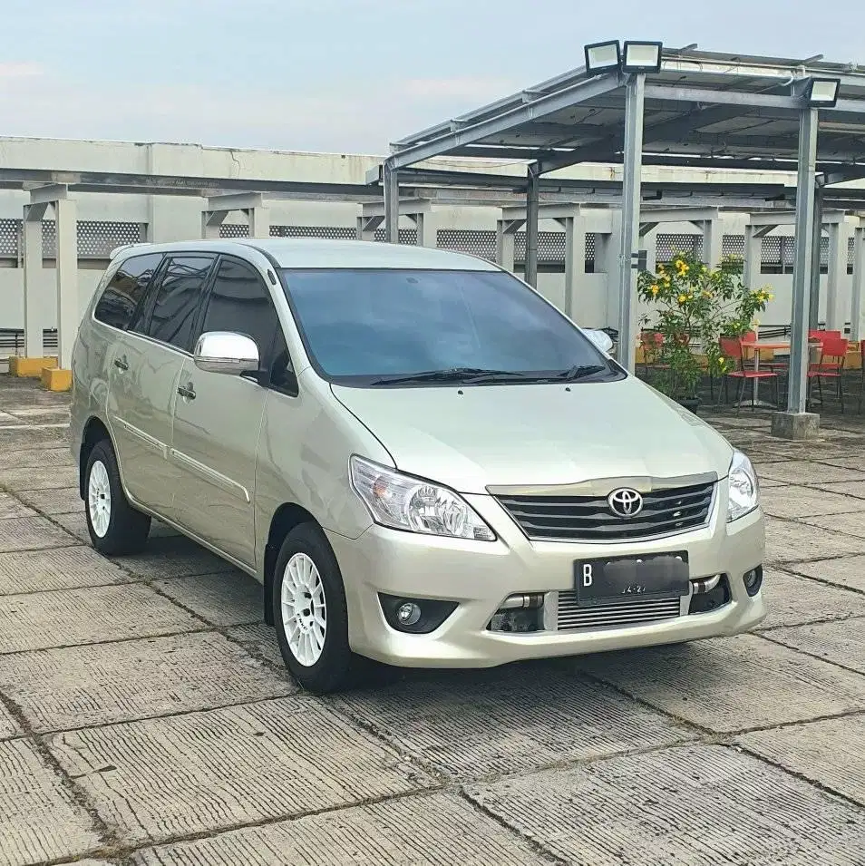 Toyota Innova diesel G 2012
