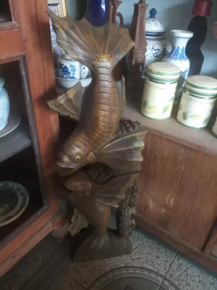 Patung kayu ikan