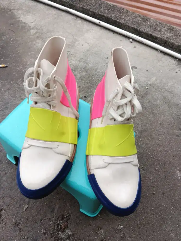 Jual satuan atau semua. (Nike)(Bots Melissa) (Bots Dr. Martens)