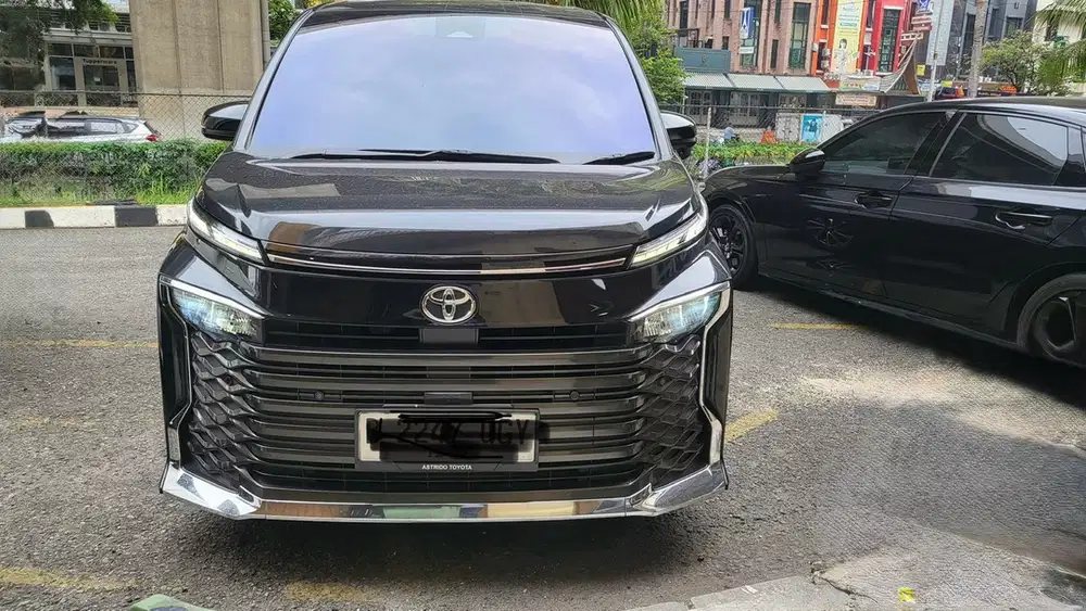 Toyota Voxy 2022 Bensin
