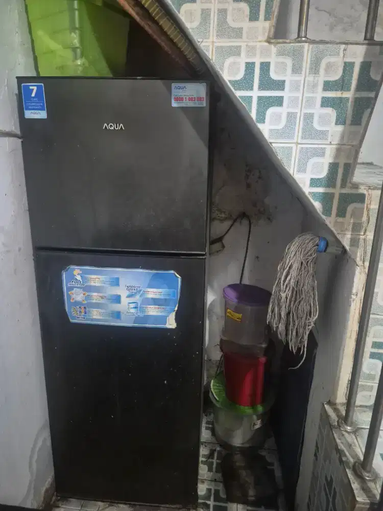 Dijual kulkas aqua