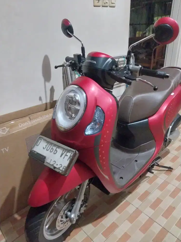 SCOOPY STYLISH KEYLESS 2023/2024