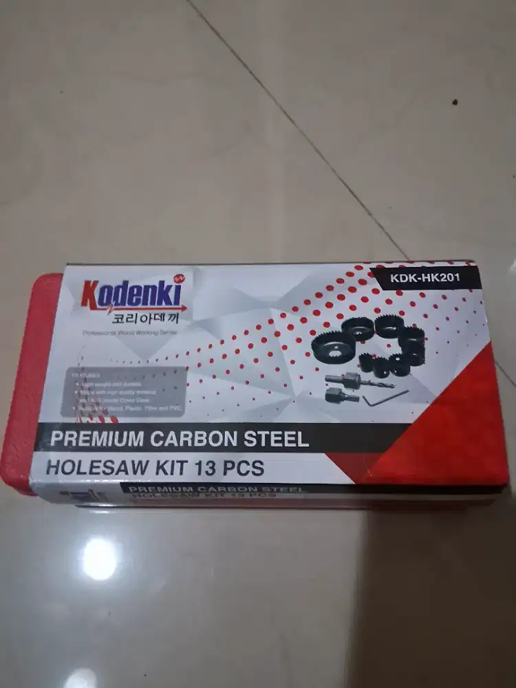 Holesaw utk membuat lubang dengan bor