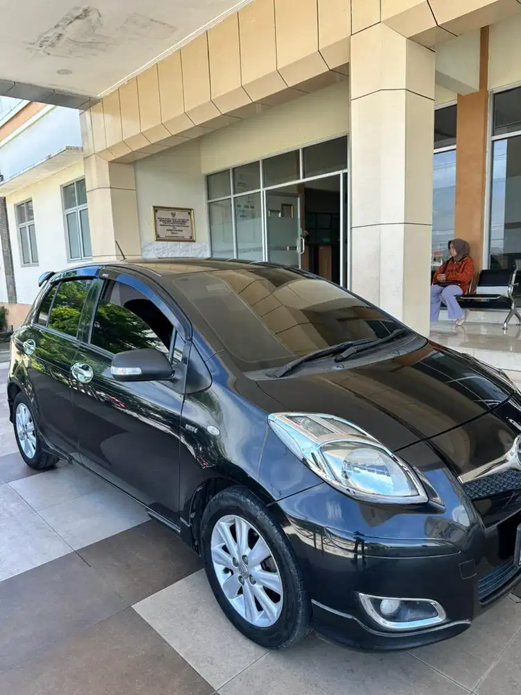 Totoya Yaris E MT 2010