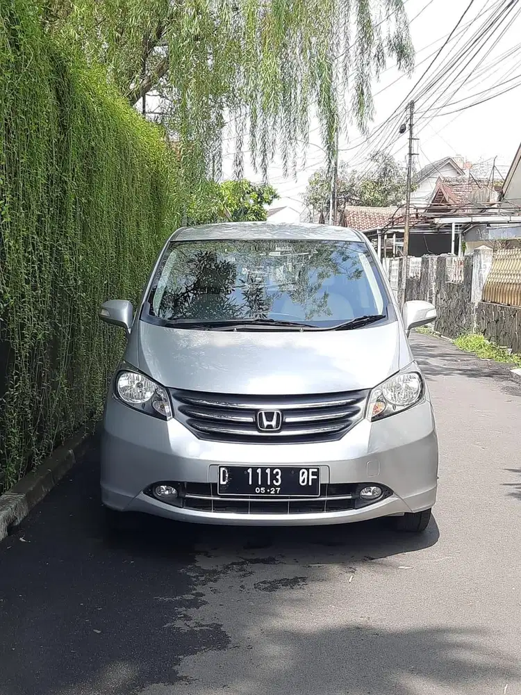 Honda freed psd matic 2012