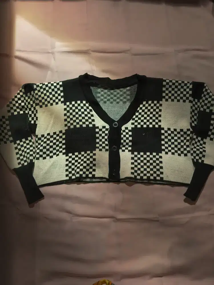 Cardigan Rajut Crop Motif Checkerboard