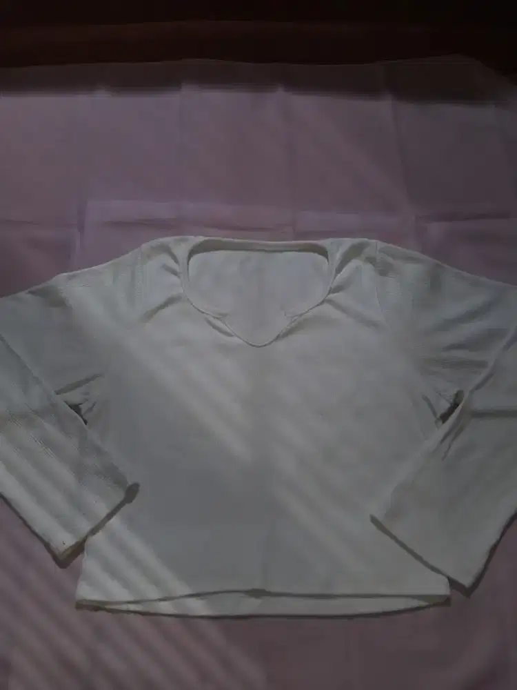 Blouse Rib Crop Lengan Panjang – Basic Putih