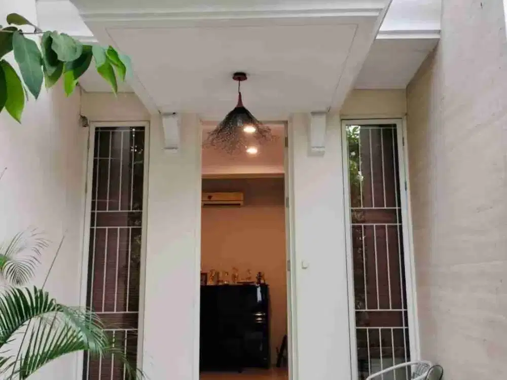 Rumah minimalis Mansion Pakuwon Indah Surabaya barat
