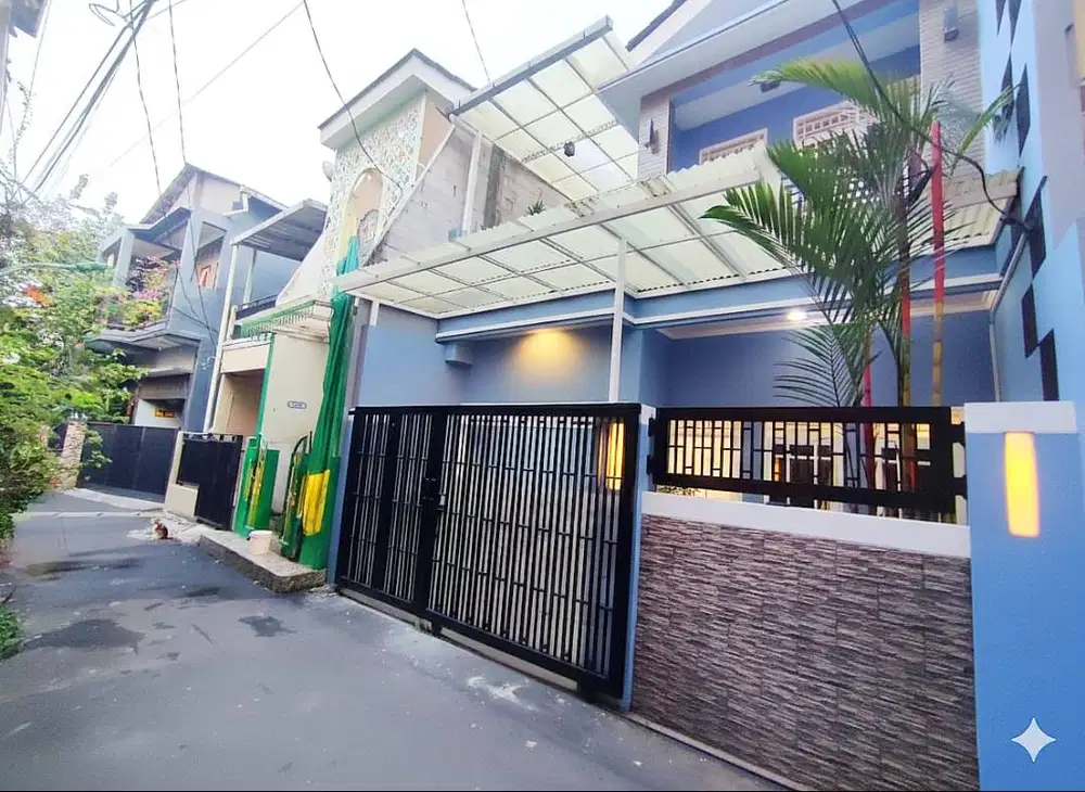 Rumah jalan masuk mobil dikontrakkan - kemanggisan palmerah jakbar