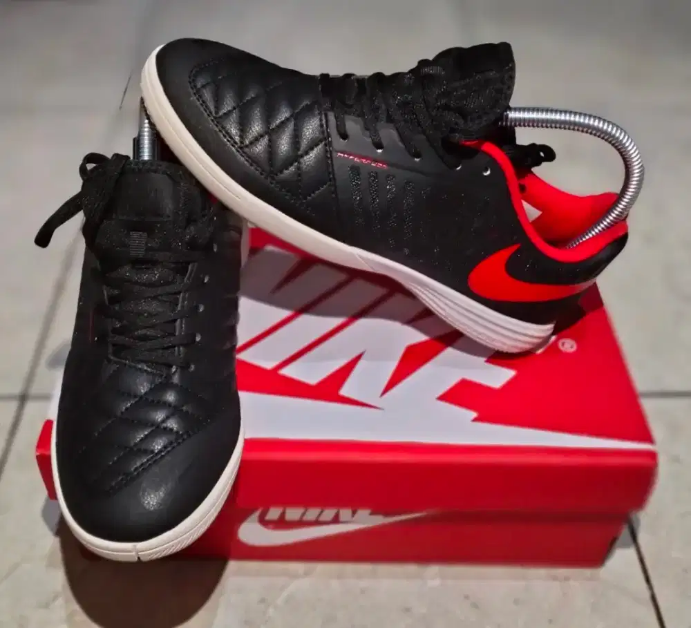 Bismillah.. Jual Santai Sepatu Futsal