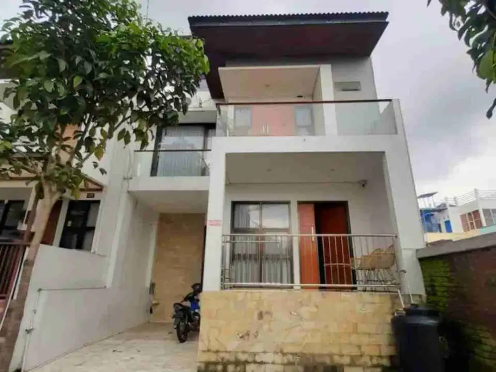 Dijual Rumah Villa Di Belakang BNS Batu Malang