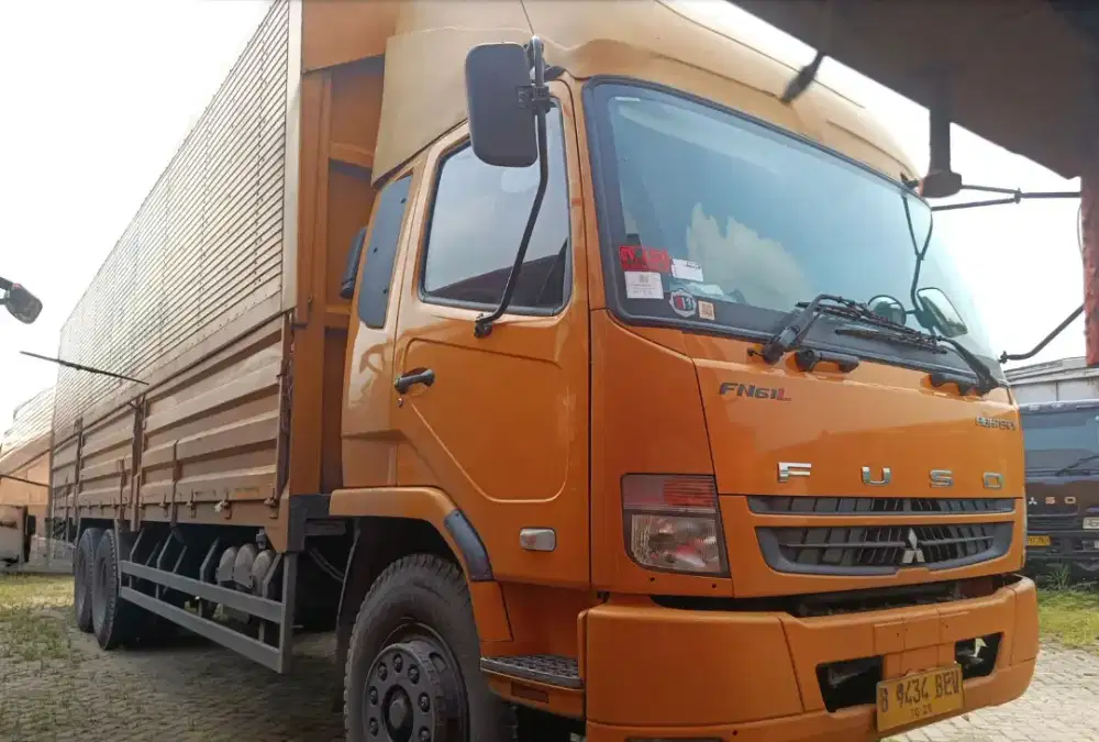 MULUS+banBARU MURAH Mitsubishi Fuso tronton 6x2 Wingbox 2023