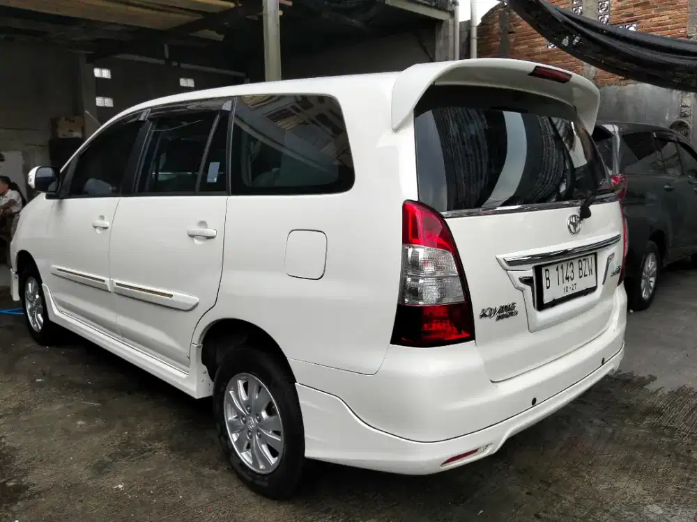Toyota Kijang Innova 2012 Bensin