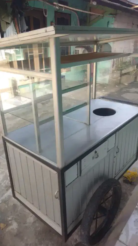 GROBAK ETALASE MASIH BAGUS DAN MULUS