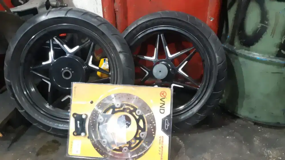 VELG VROSSI VENOM + BAN MAXXIS VICTRA (AEROX NEW/AEROX OLD)