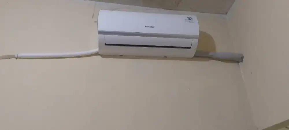 Bismillahirrahmanirrahim. Mau jual AC 1/2 PK pemakaian baru 2bln.