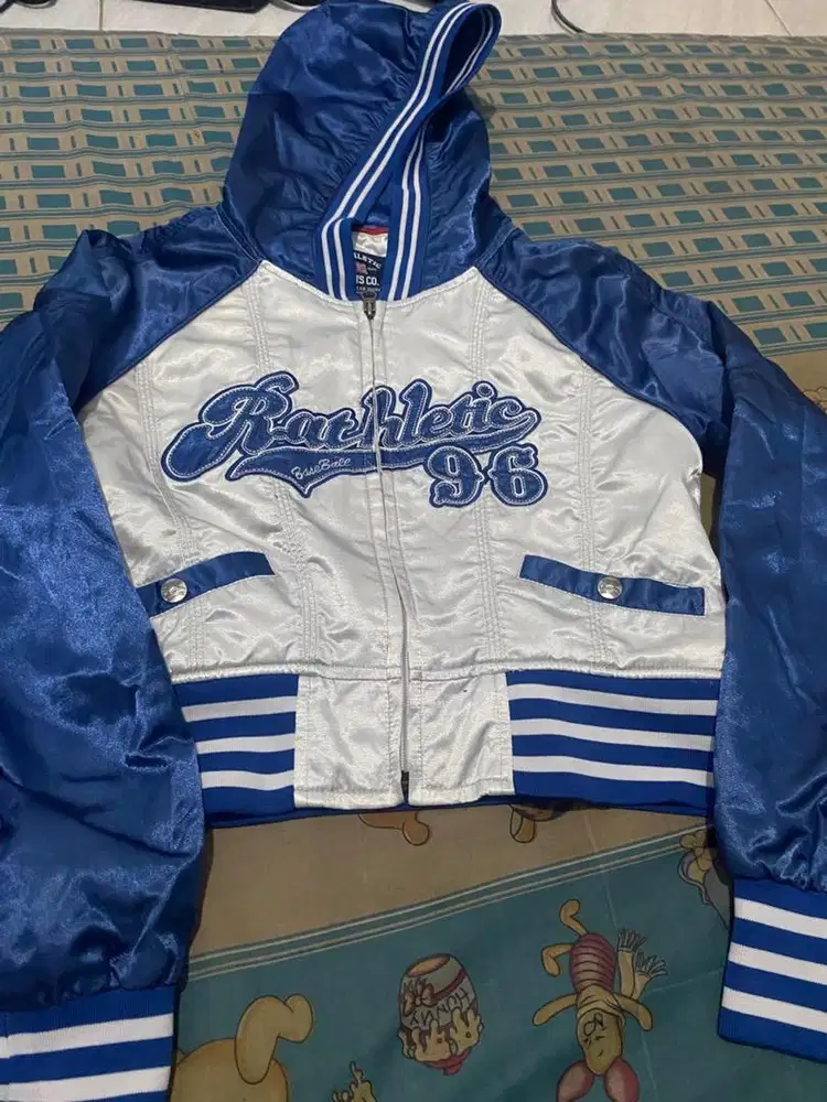 Jaket bomber satin putih