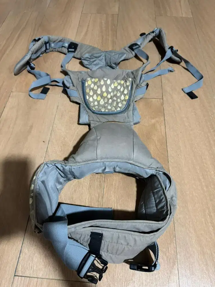 Dialogue gendongan bayi