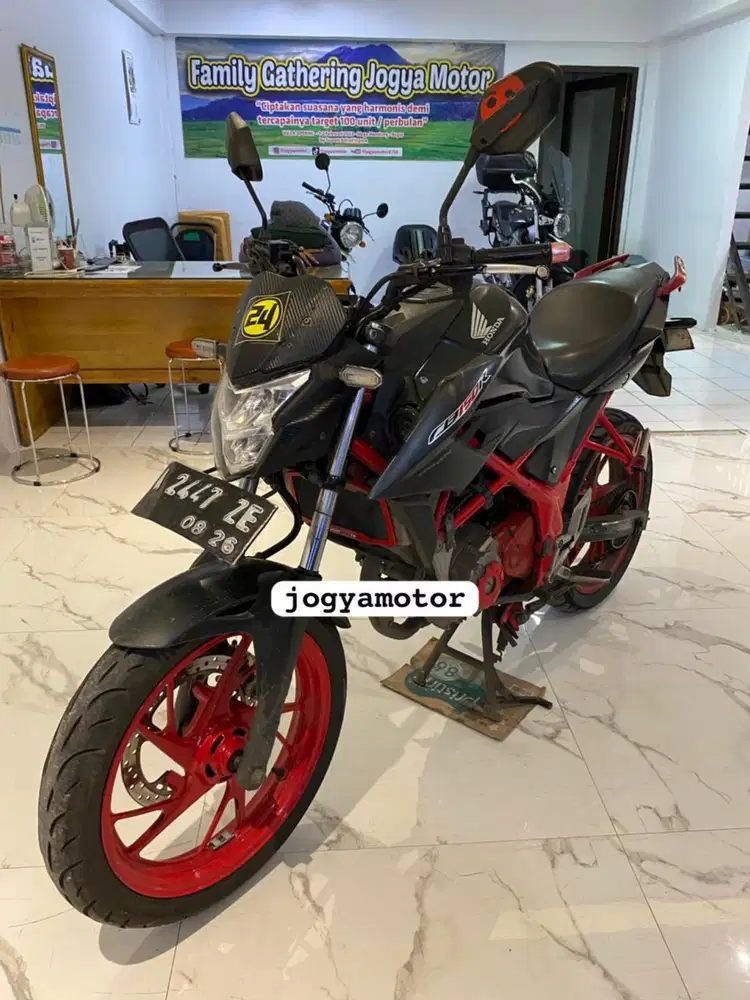 (C) HONDA CB 150R TAHUN 2016