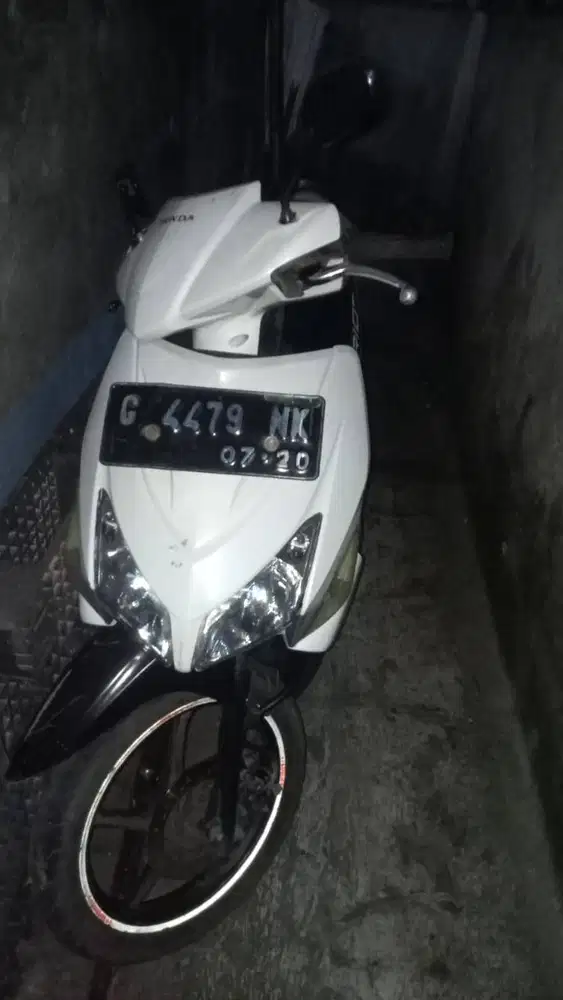 Honda Vario warna putih di jual cepat aja