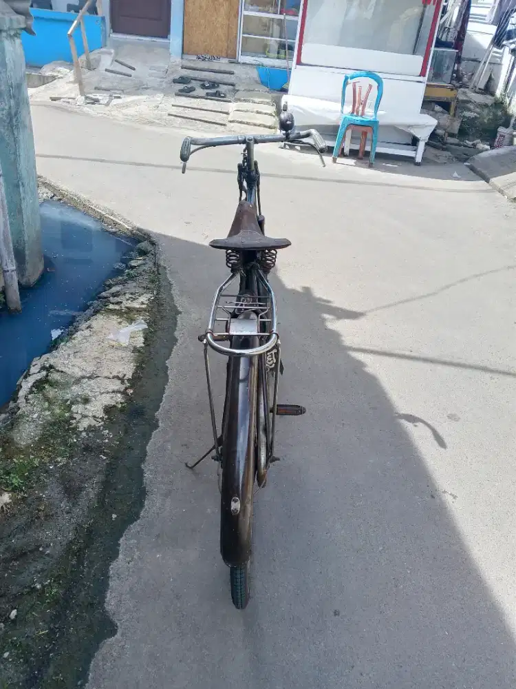 Sepeda Guru Umar Bakri