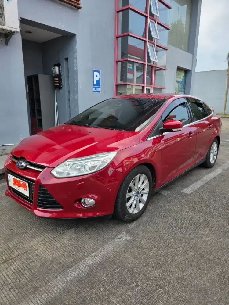 Ford Focus TITANIUM Sedan 2013 NIK2014