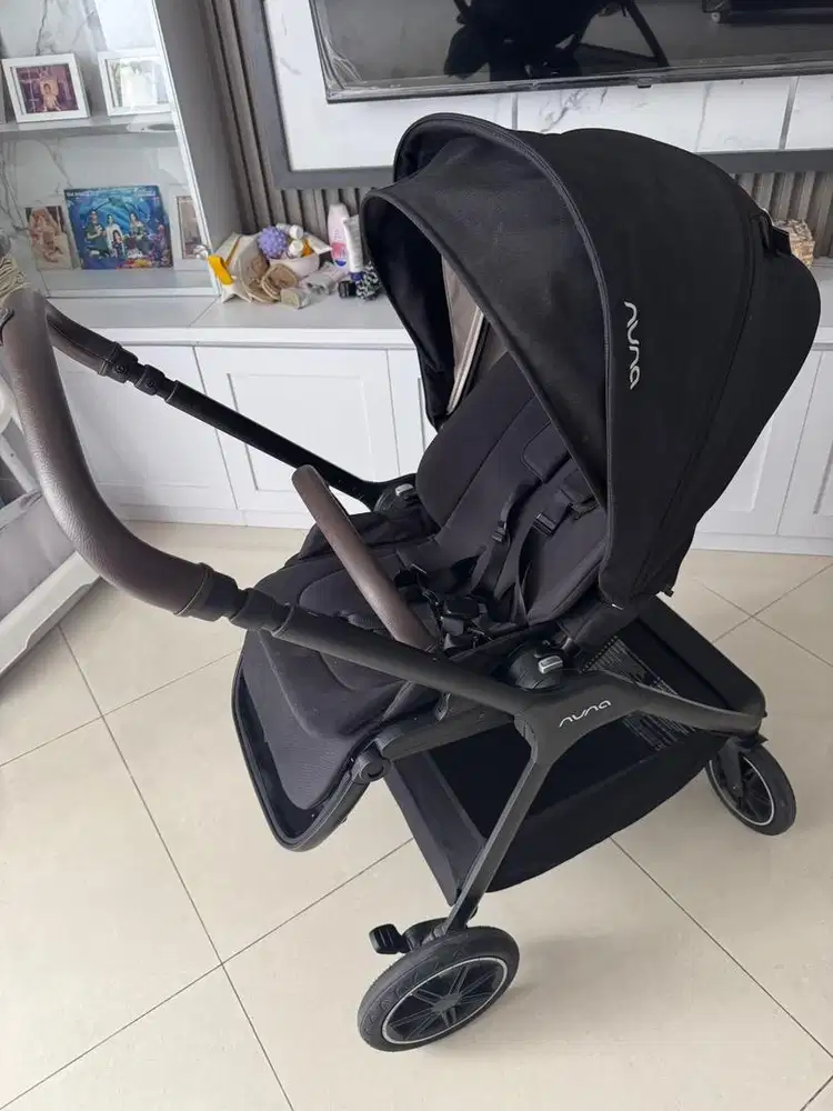Nuna triv next stoller preloved