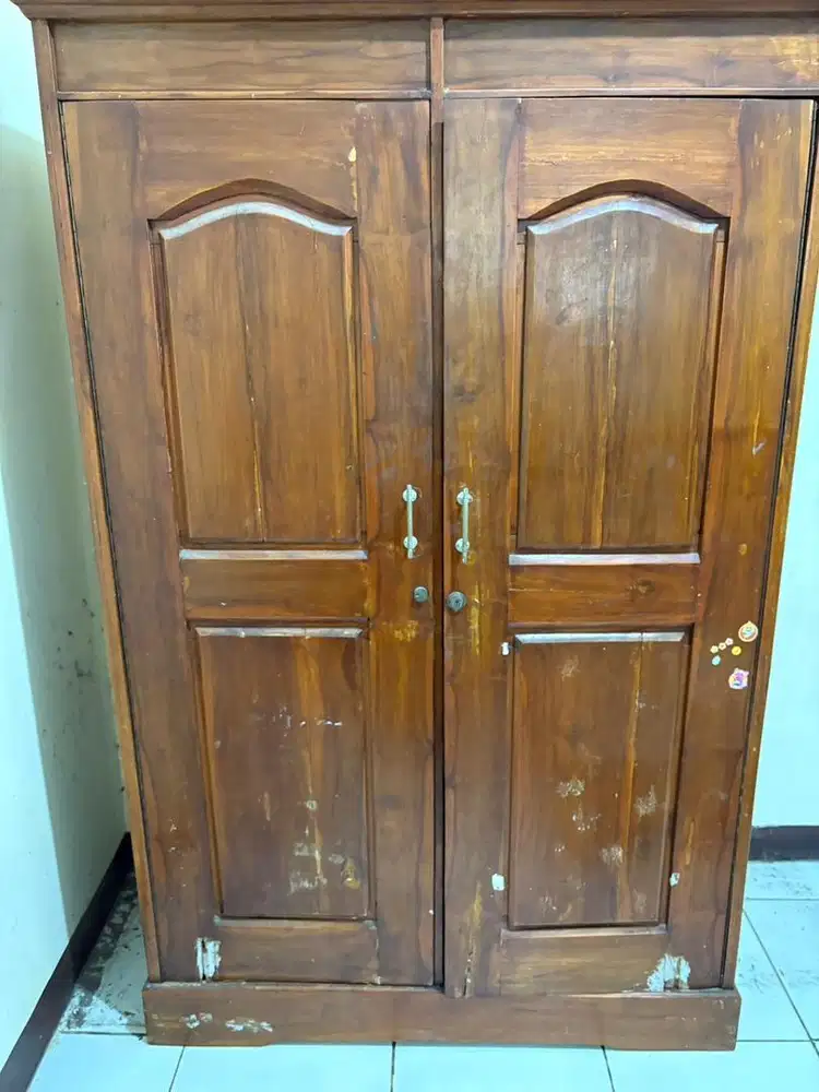 DIJUAL LEMARI BAJU KAYU JATI