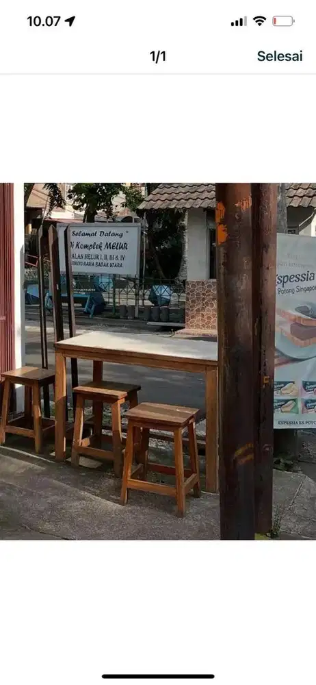Bangku makan , bangku jualan