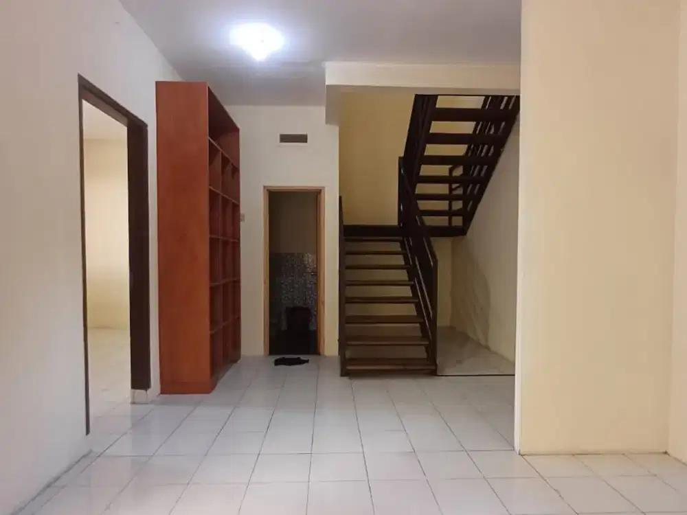 RUMAH DUA LANTAI SIAP HUNI KAWASAN SARIJADI