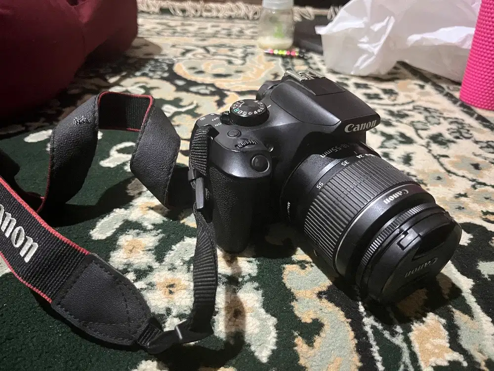 Camera Canon 1300D