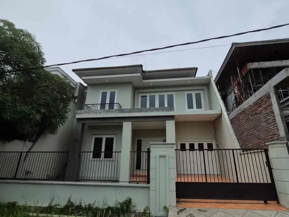 Rumah Villa Galaxy Surabaya Timur dekat Galaxy Mall