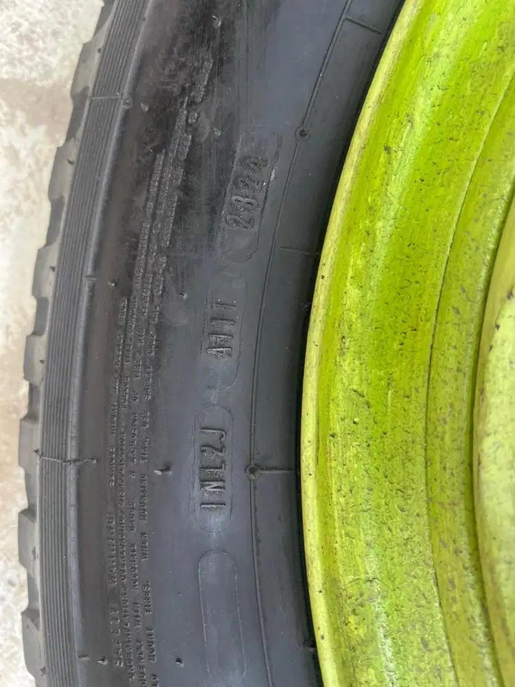 Kepala mekanik hino dump