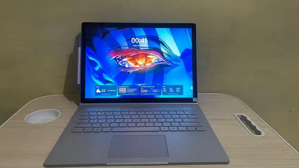 Microsoft Surface Book 2 i5 / 8GB / 256GB – Normal – COD Jogja