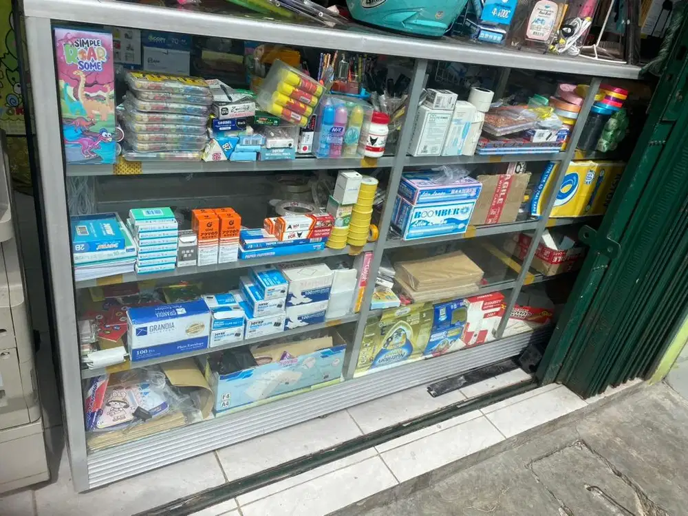 Jual Etalase 2M masih mulus banget