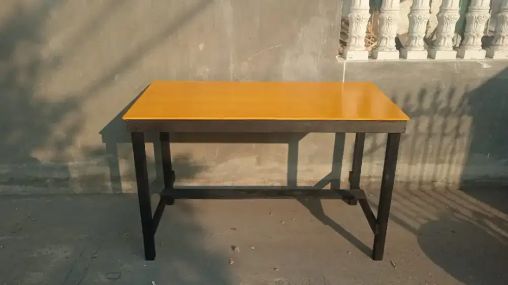 Meja Cafe. Meja makan terlaris